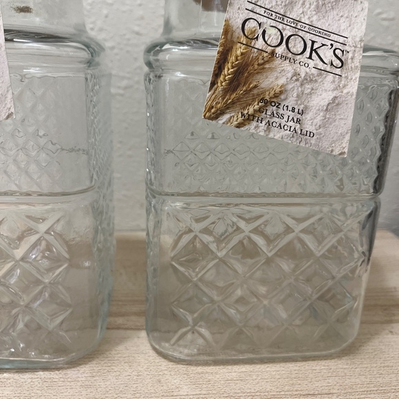 Glass Jars with Acacia lids - Picture 4 of 13